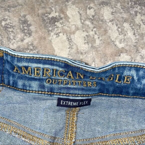 🚨 3 for $25 - AEO Extreme Flex Denim Distressed Shorts - Picture 5 of 7